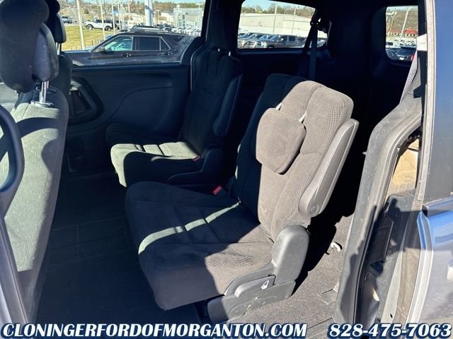 Used 2016 Dodge Grand Caravan SE image 12