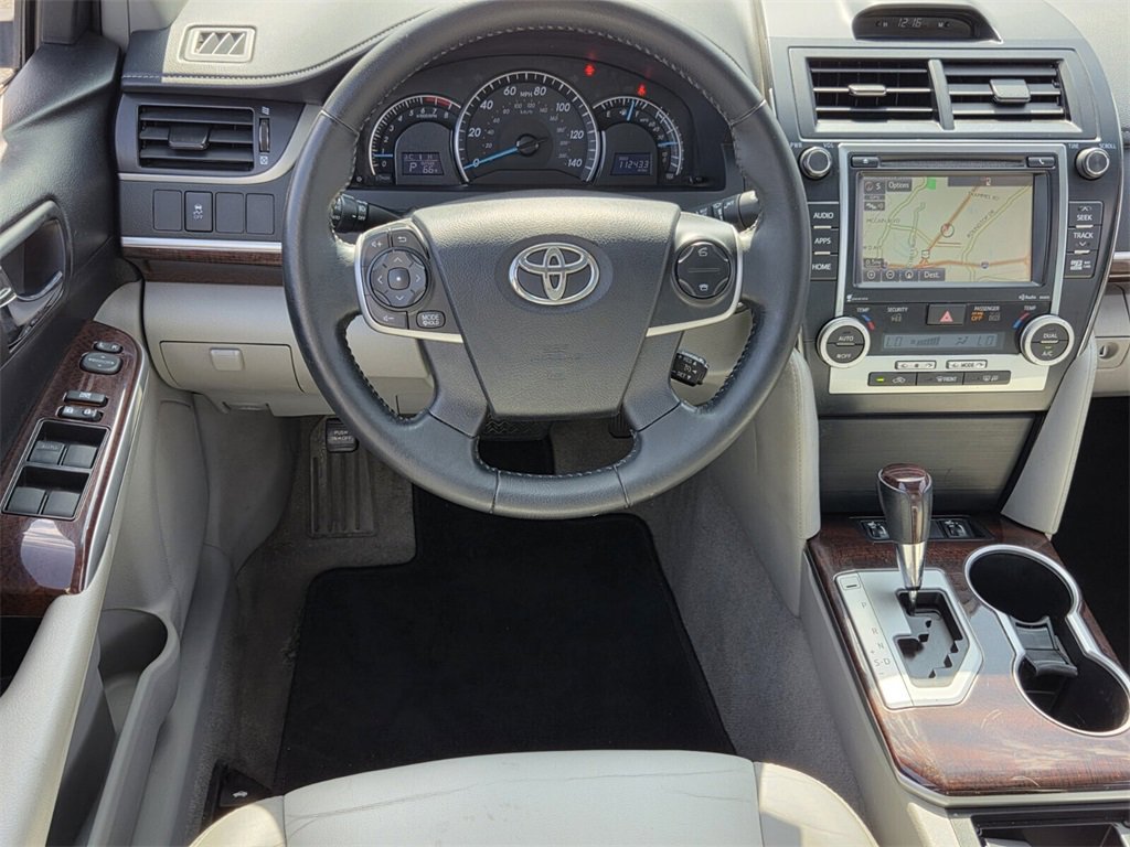 Used 2014 Toyota Camry XLE w/ Leather Package image 7