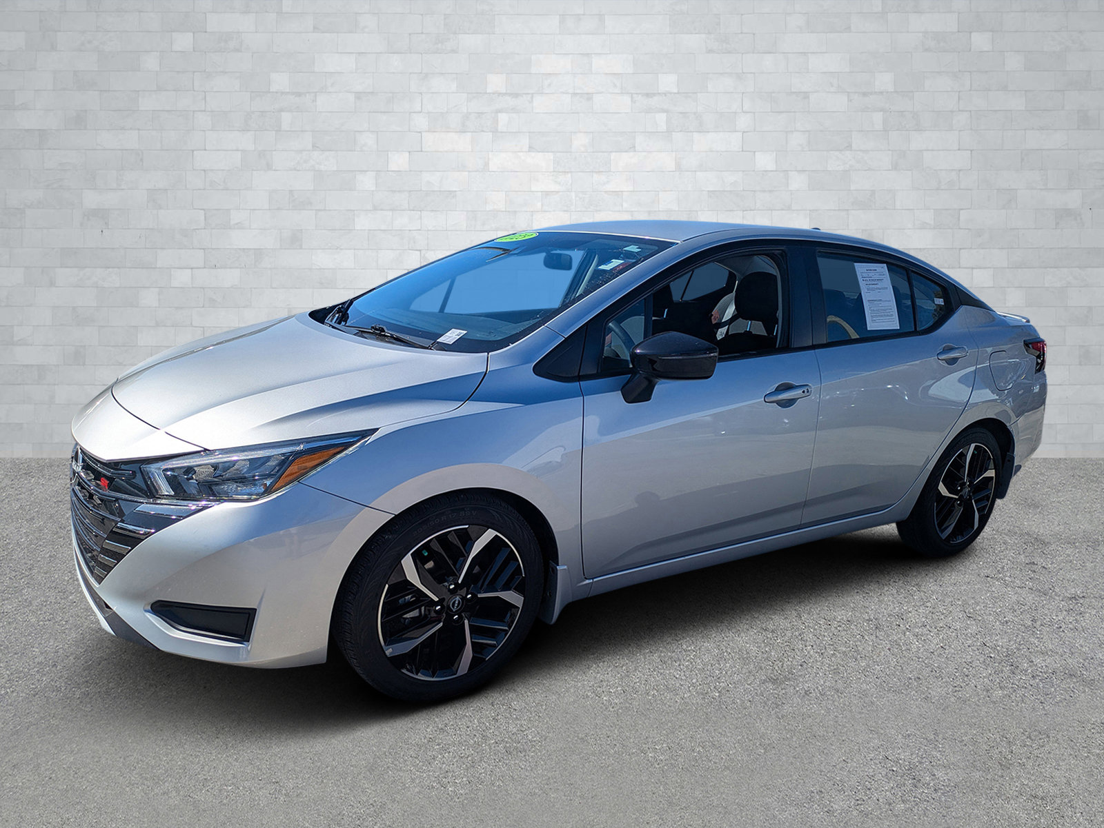 Used 2023 Nissan Versa SR w/ Trunk Package image 9