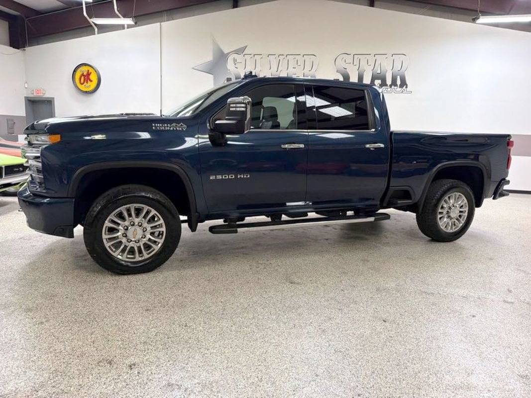 Used 2023 Chevrolet Silverado 2500 High Country AWD/4WD image 2