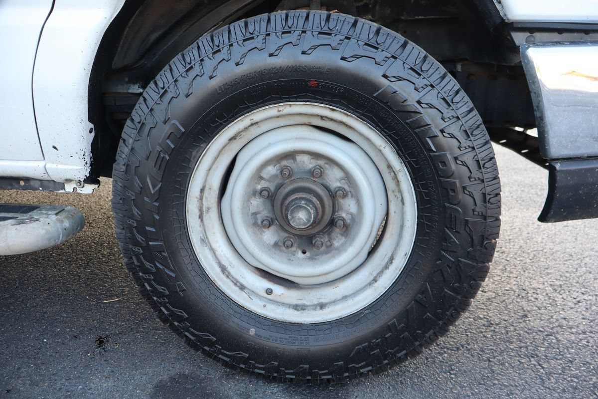 Used 2014 Ford E-250 and Econoline 250 w/ Power Group RWD image 40