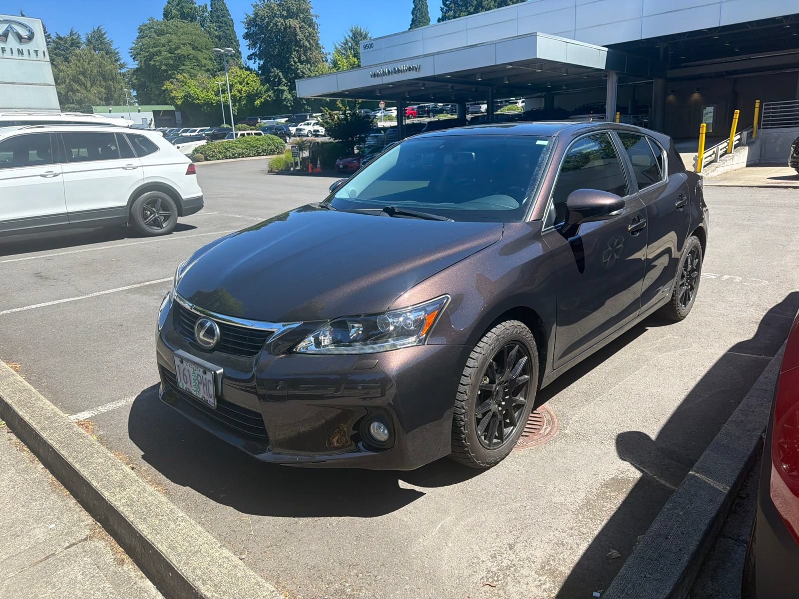Used 2011 Lexus CT 200h Premium w/ Leather Pkg FWD image 1