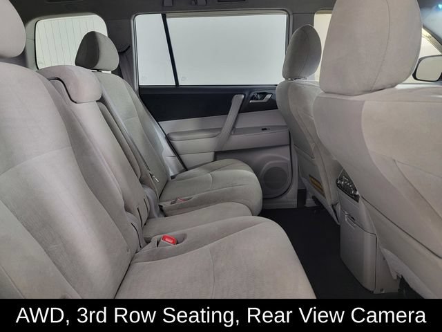 Used 2013 Toyota Highlander Plus AWD/4WD image 16