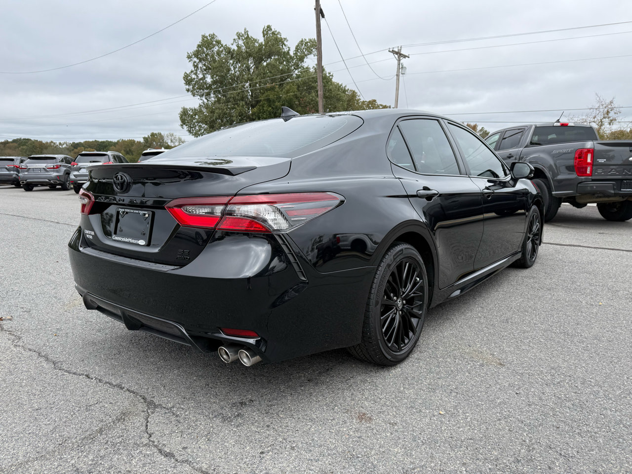 Used 2022 Toyota Camry SE image 6