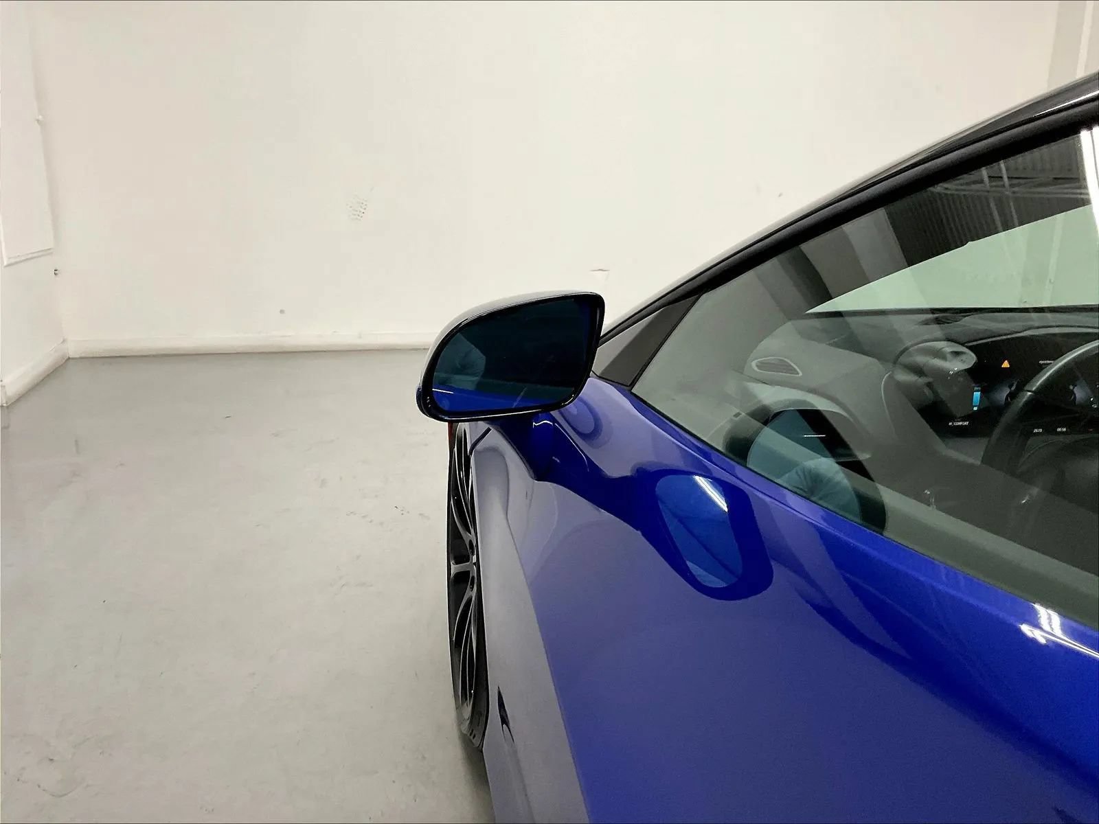 Used 2023 McLaren Artura RWD image 37