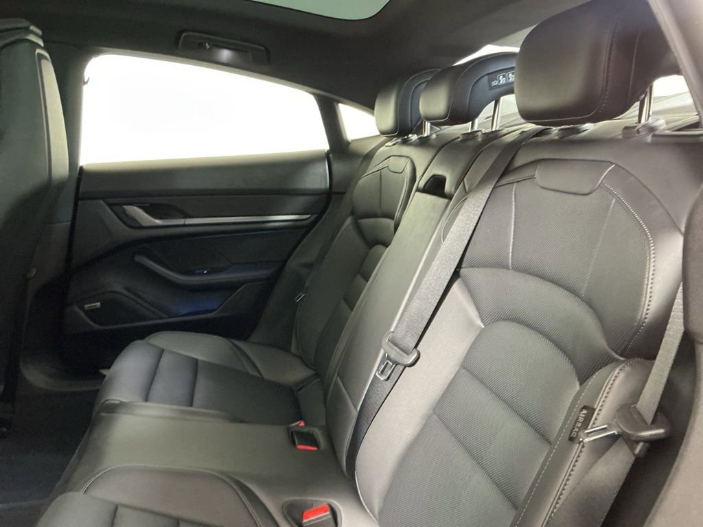 Used 2025 Porsche Taycan 4S image 27