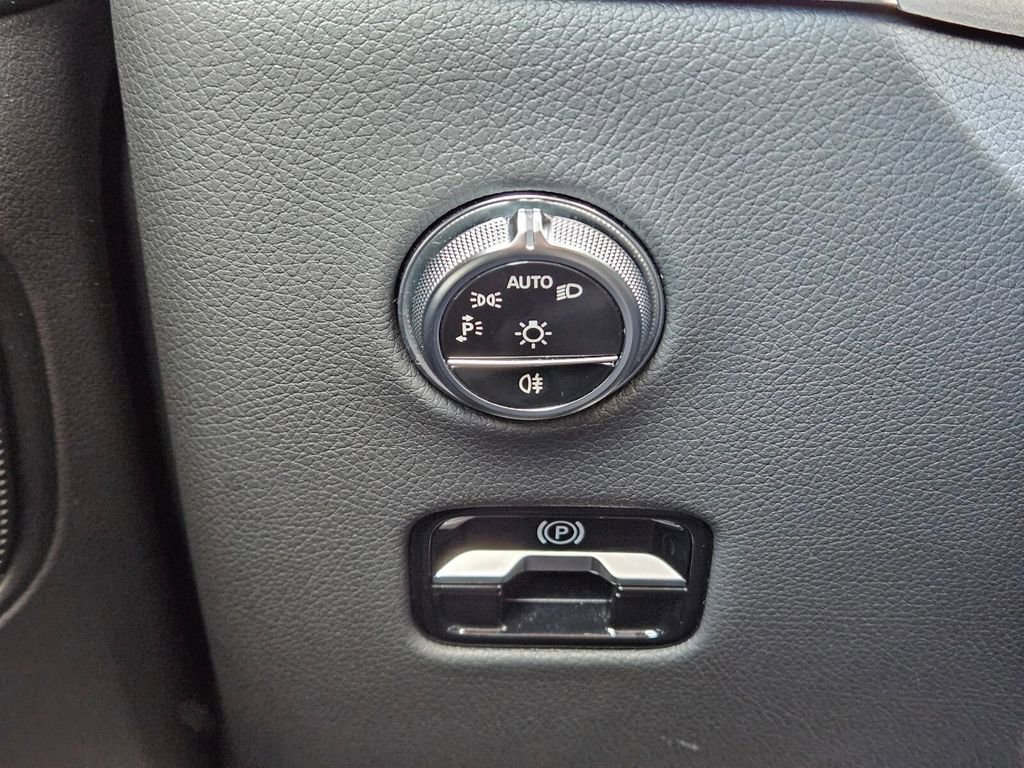 Certified 2024 Mercedes-Benz GLC 43 AMG 4MATIC image 21