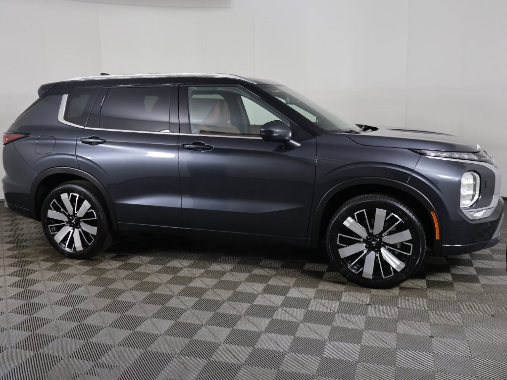 New 2025 Mitsubishi Outlander SEL image 24
