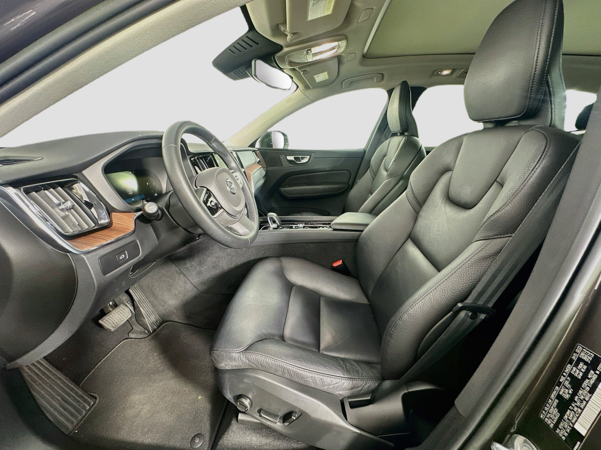 Used 2023 Volvo XC60 B5 Plus w/ Protection Package Premier FWD image 13