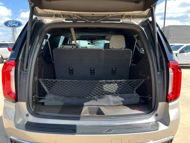Used 2022 GMC Yukon XL SLT w/ SLT Premium Package AWD/4WD image 16
