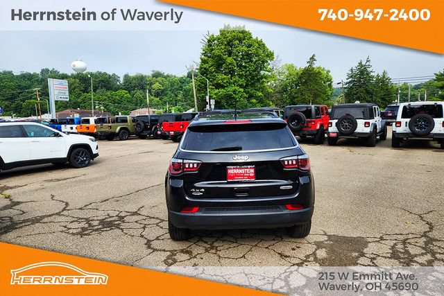 Used 2024 Jeep Compass Latitude AWD/4WD image 23