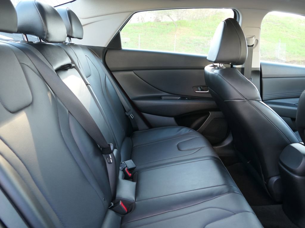 Certified 2023 Hyundai Elantra Limited image 22