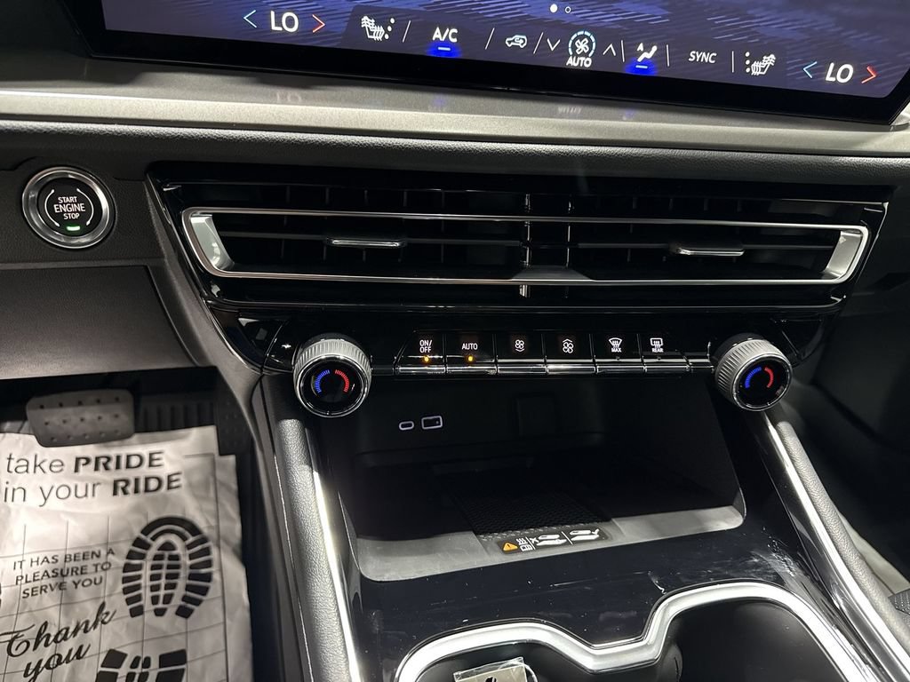 New 2027 Chevrolet Traverse LT w/ Driver Confidence Package FWD image 17