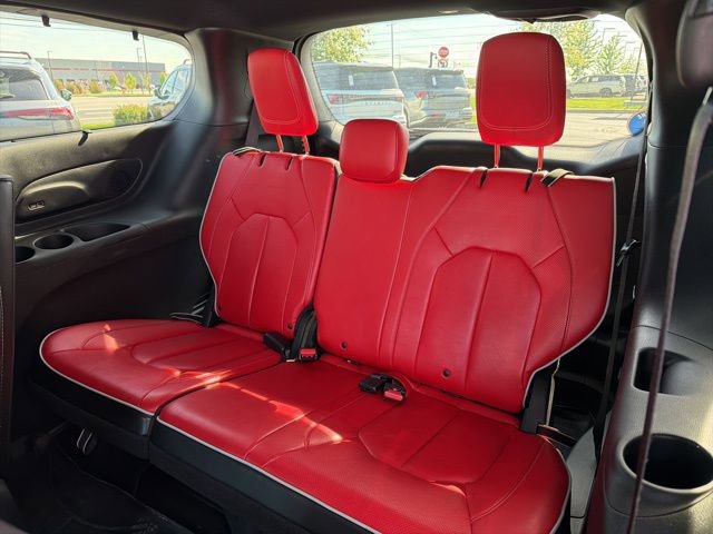 Used 2020 Chrysler Pacifica Limited w/ Quick Oder Package 2EV RED-S FWD image 14