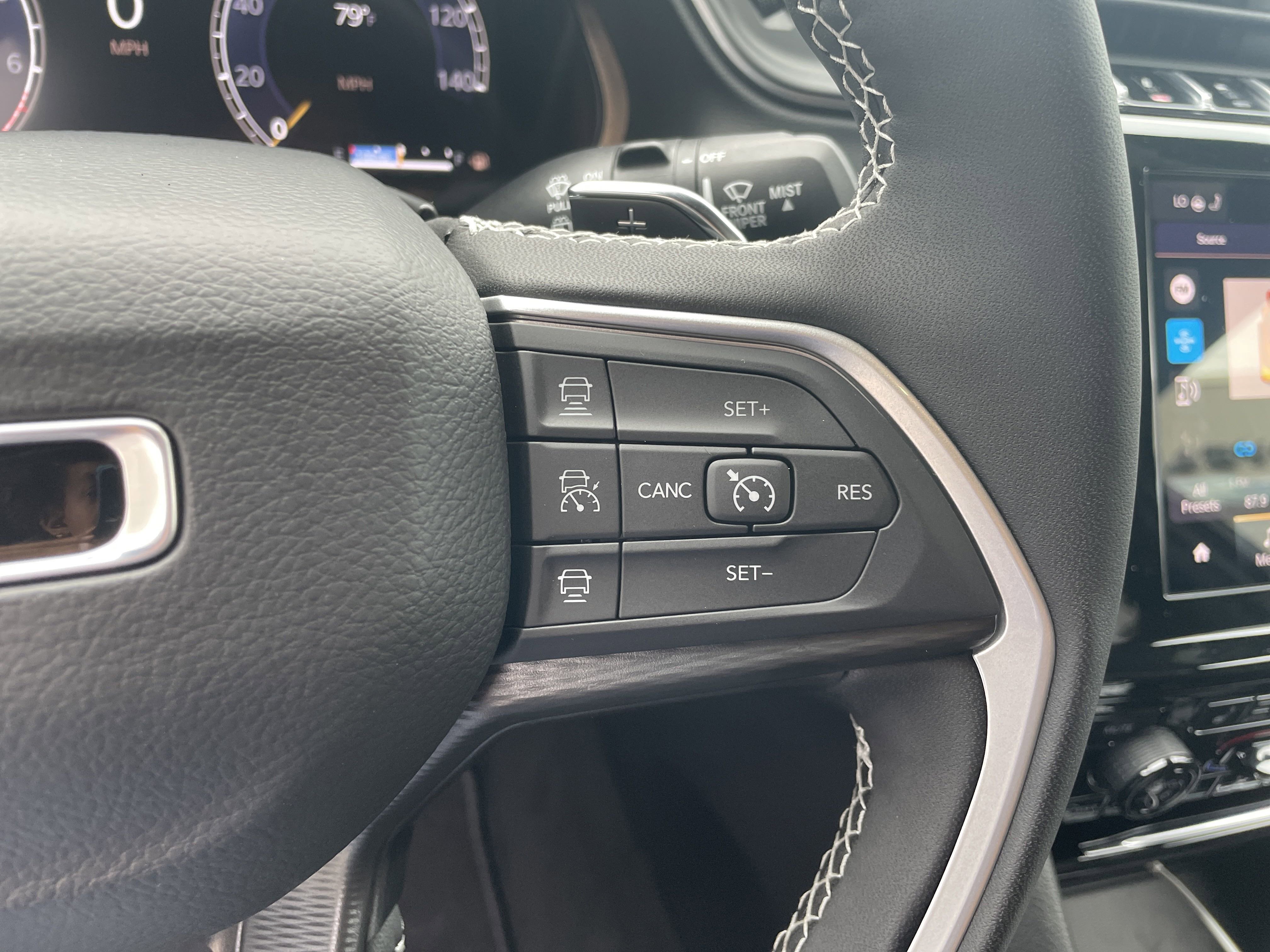 New 2025 Jeep Grand Cherokee Altitude image 18