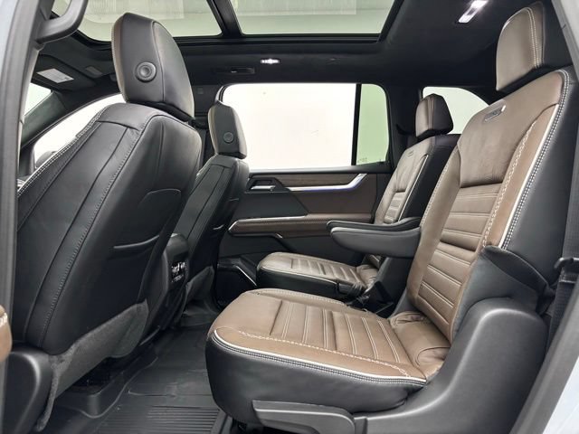 New 2026 GMC Acadia Denali Ultimate w/ LPO, Floor Liner Package AWD/4WD image 45