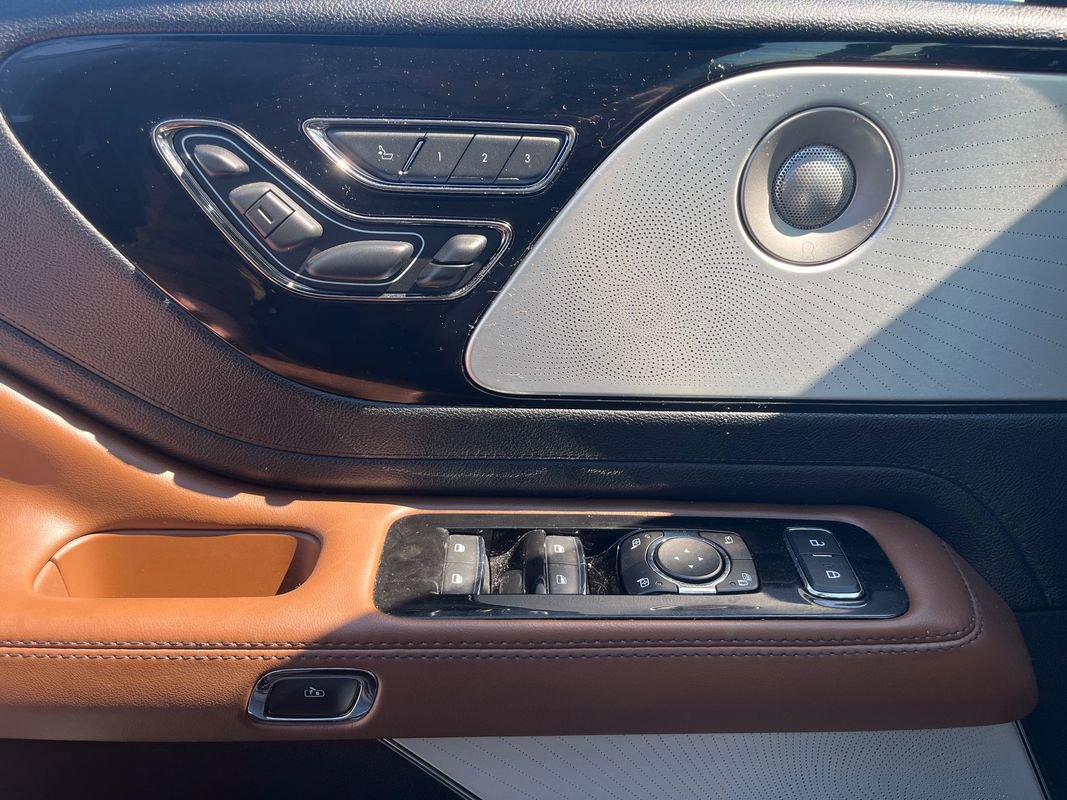 Used 2021 Lincoln Aviator Grand Touring w/ Equipment Group 301A image 18