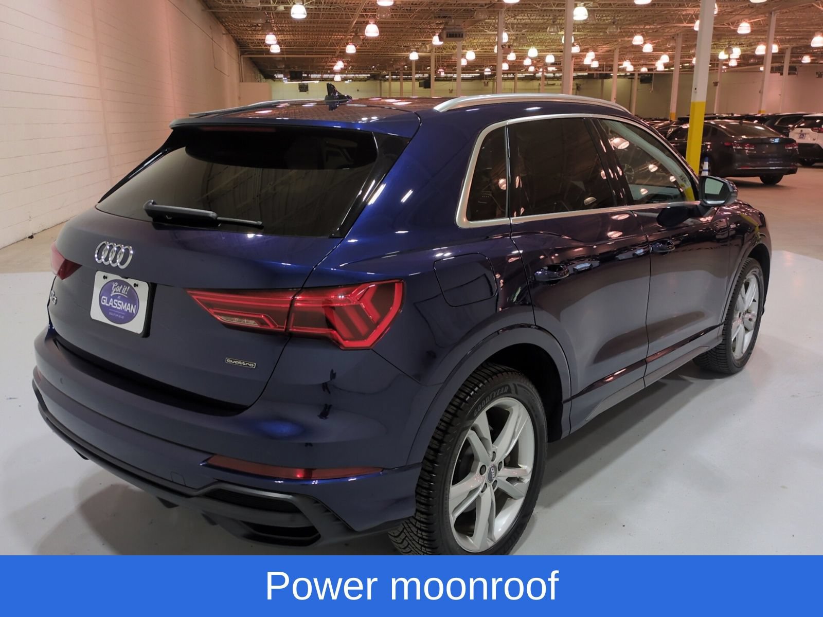 Used 2021 Audi Q3 2.0T Premium w/ Convenience Package AWD/4WD image 3