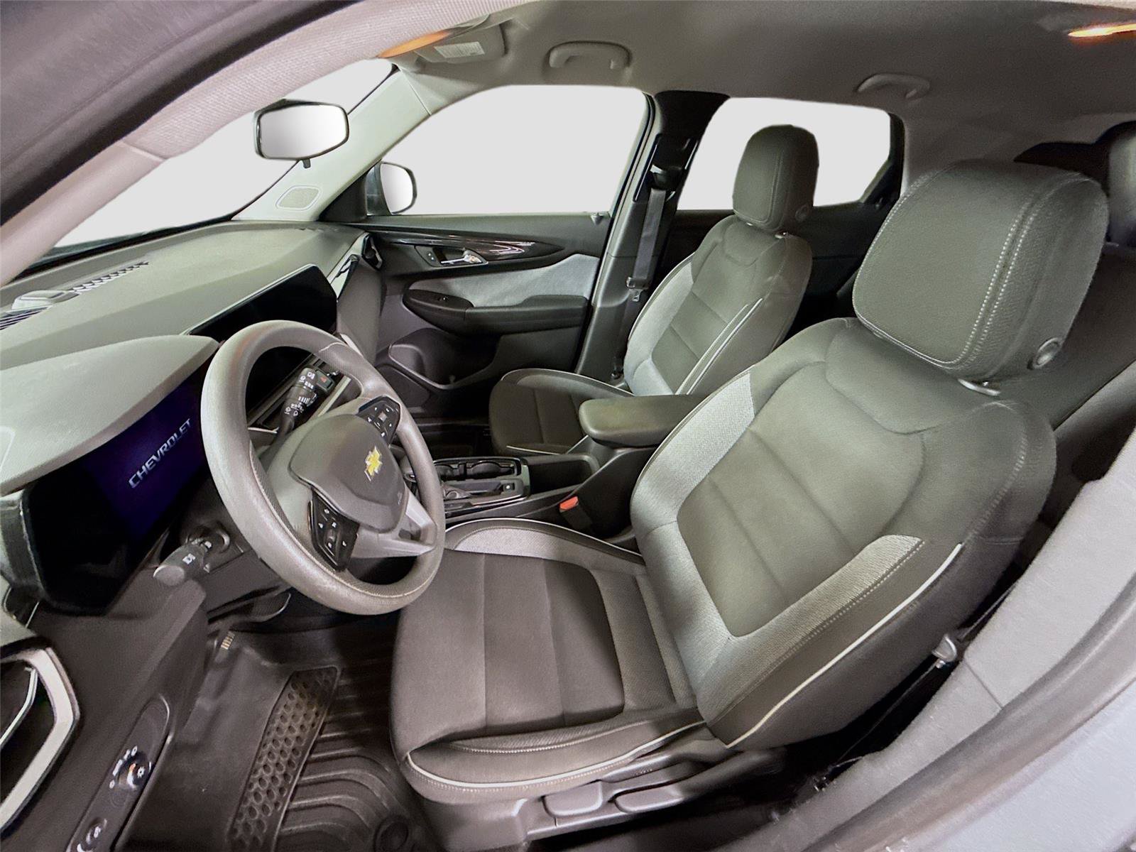 Used 2025 Chevrolet TrailBlazer LS w/ LS Convenience Package FWD image 12