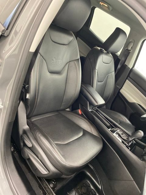 Used 2022 Jeep Compass Limited AWD/4WD image 32