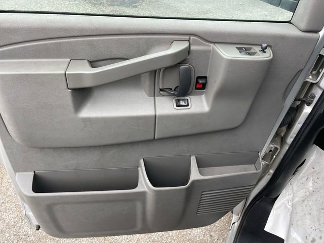 Used 2019 GMC Savana 2500 Work Van w/ Driver Convenience Package image 4