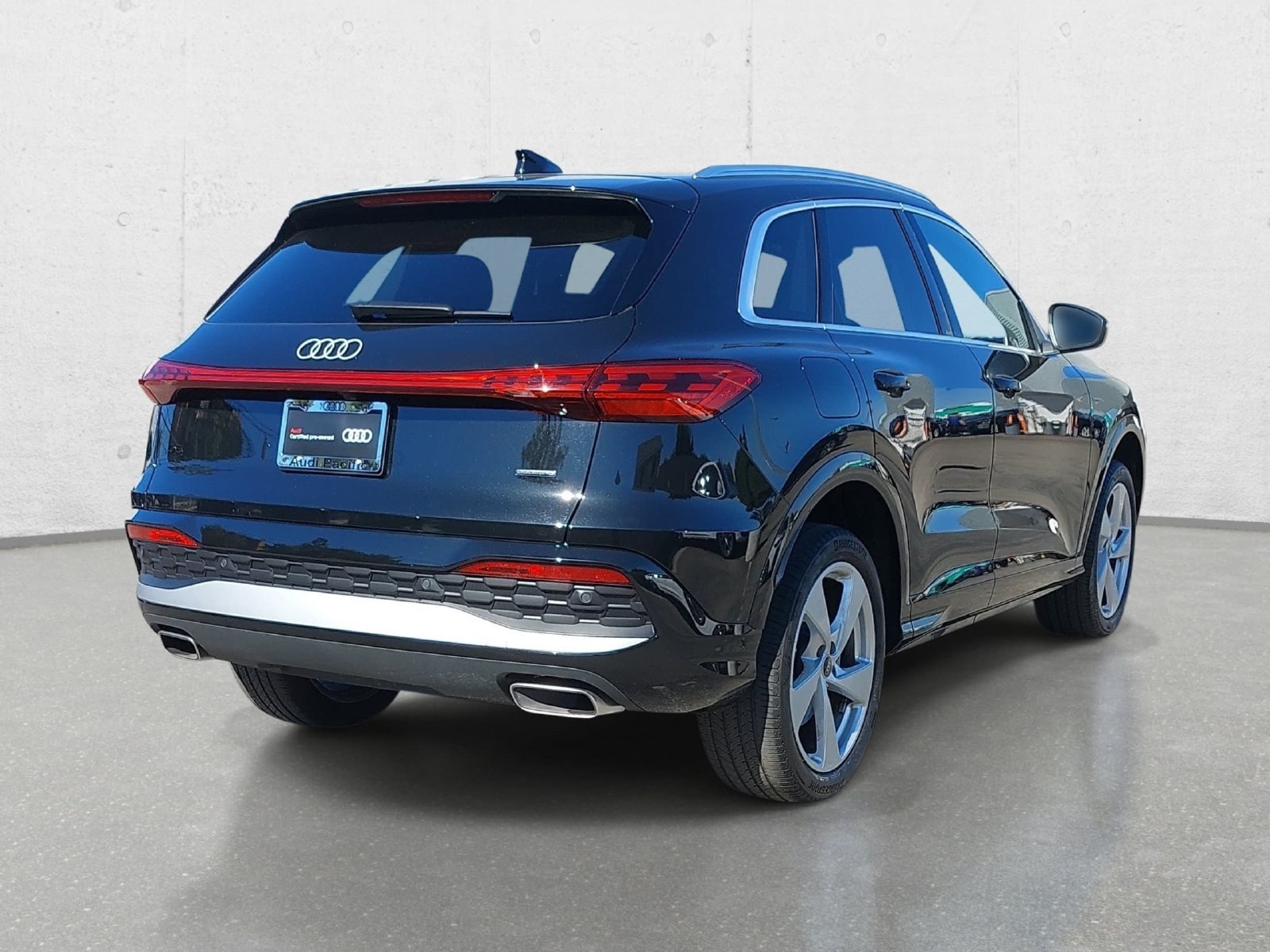 Used 2025 Audi Q5 Premium Plus w/ Premium Plus AWD/4WD image 5