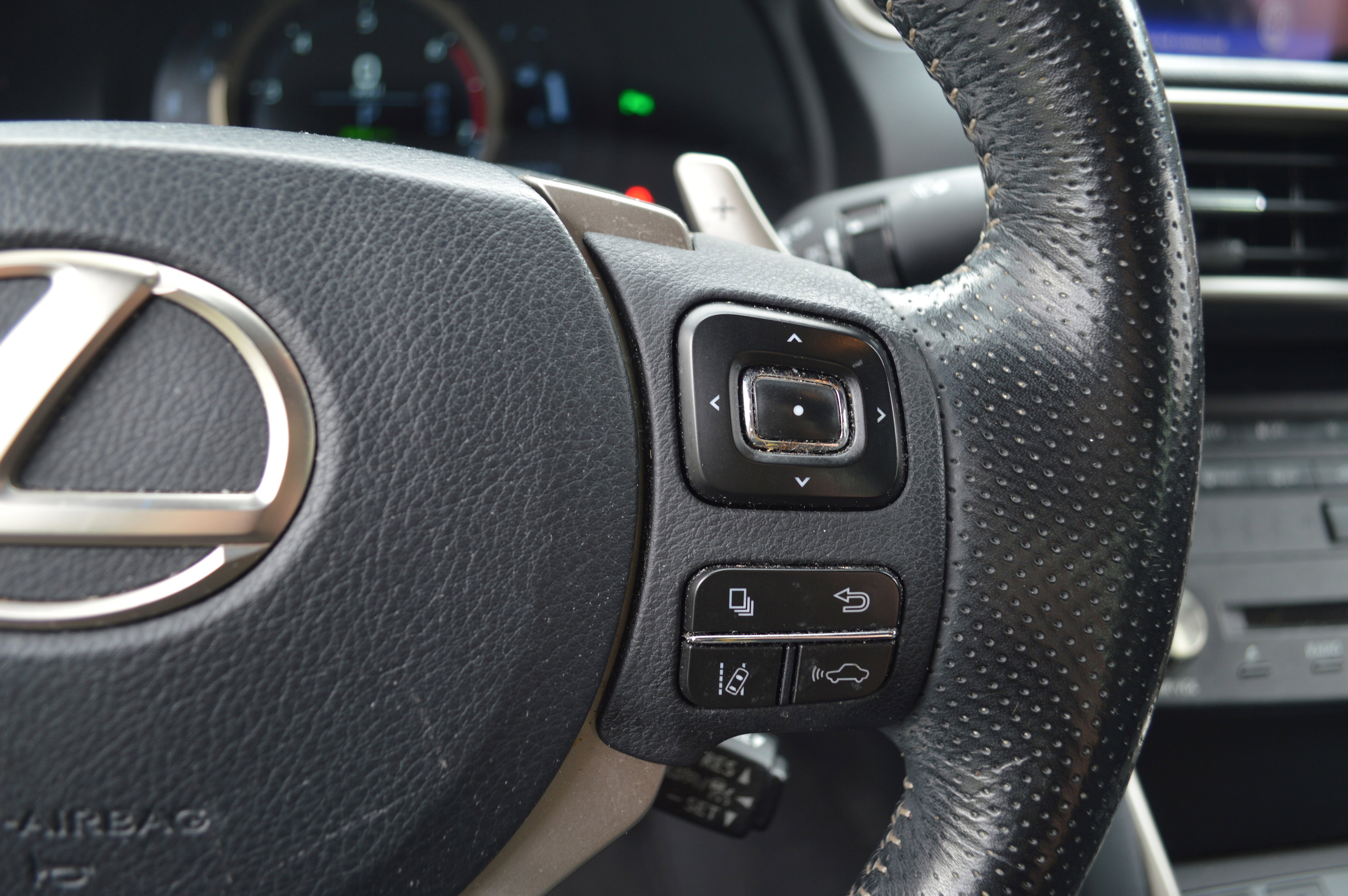 Used 2019 Lexus IS 300 F Sport w/ F Sport Package RWD image 16