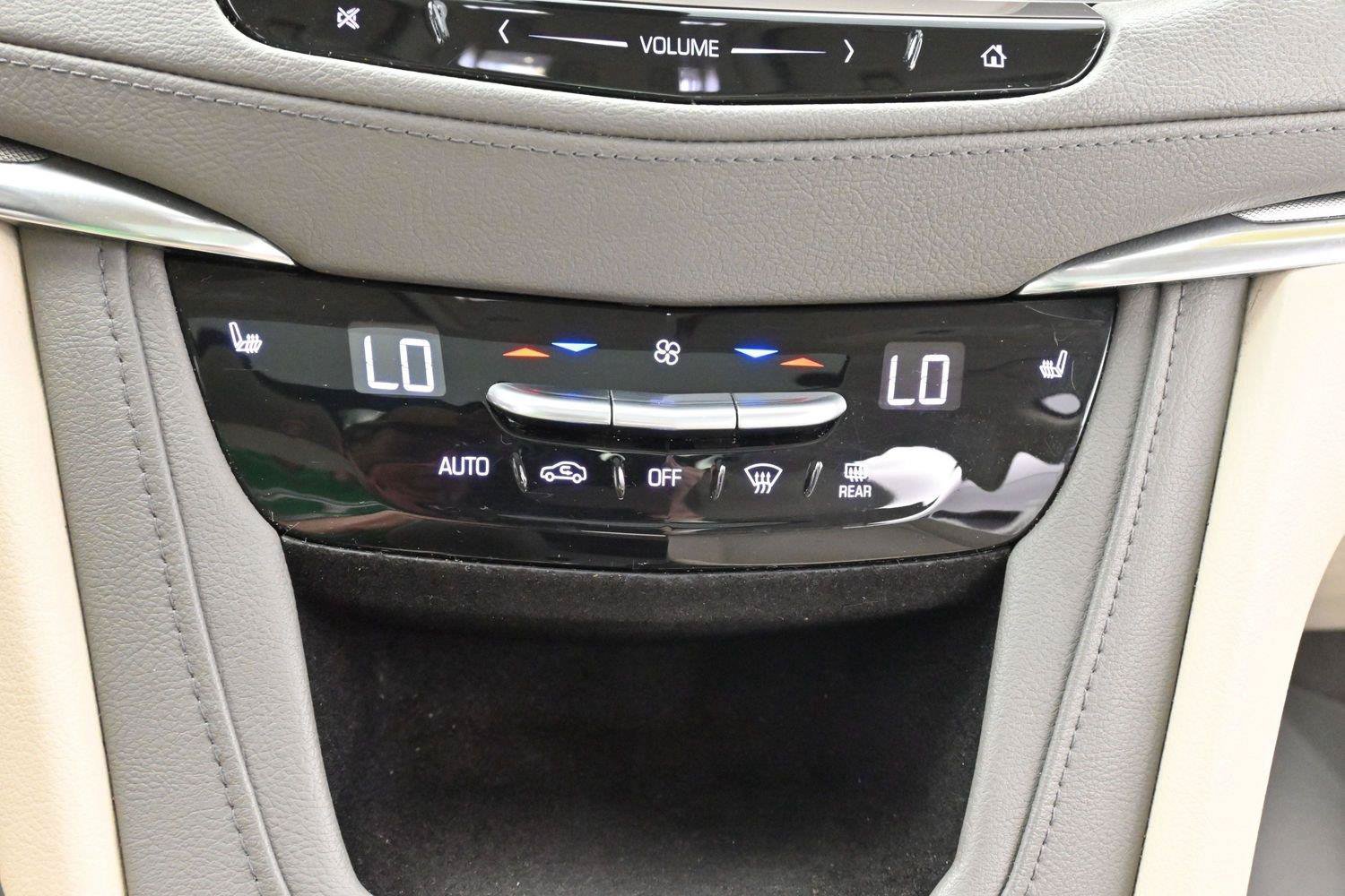 Used 2017 Cadillac XT5 Luxury w/ Driver Awareness Package FWD image 28