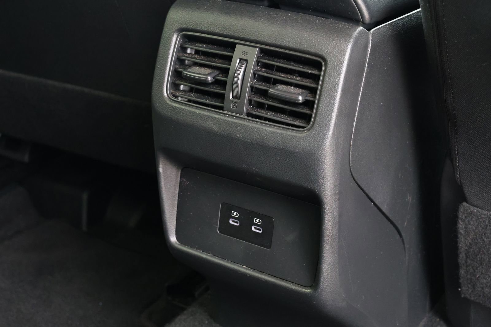 Used 2024 Nissan Rogue SV image 33