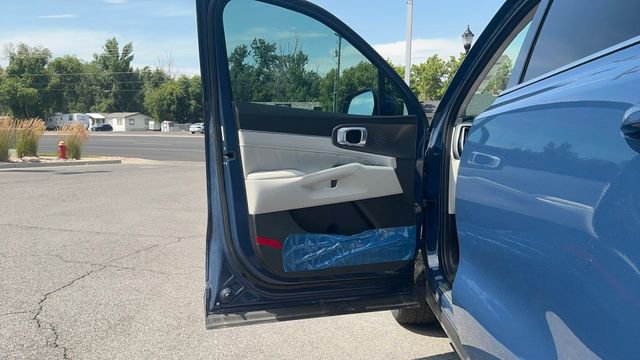 Certified 2025 Kia Sorento SX image 7