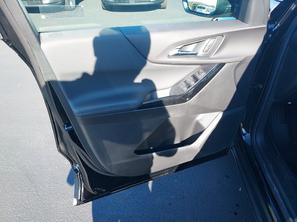 New 2027 Chevrolet Equinox LT w/ LPO, Floor Liner Package AWD/4WD image 12