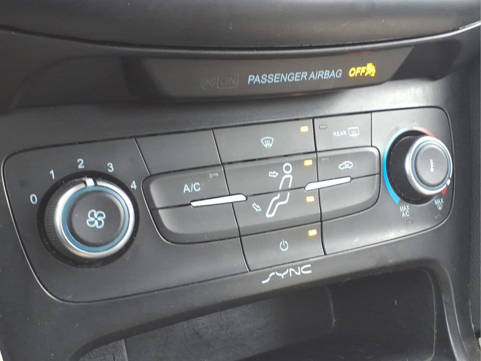 Used 2018 Ford Focus SE image 7