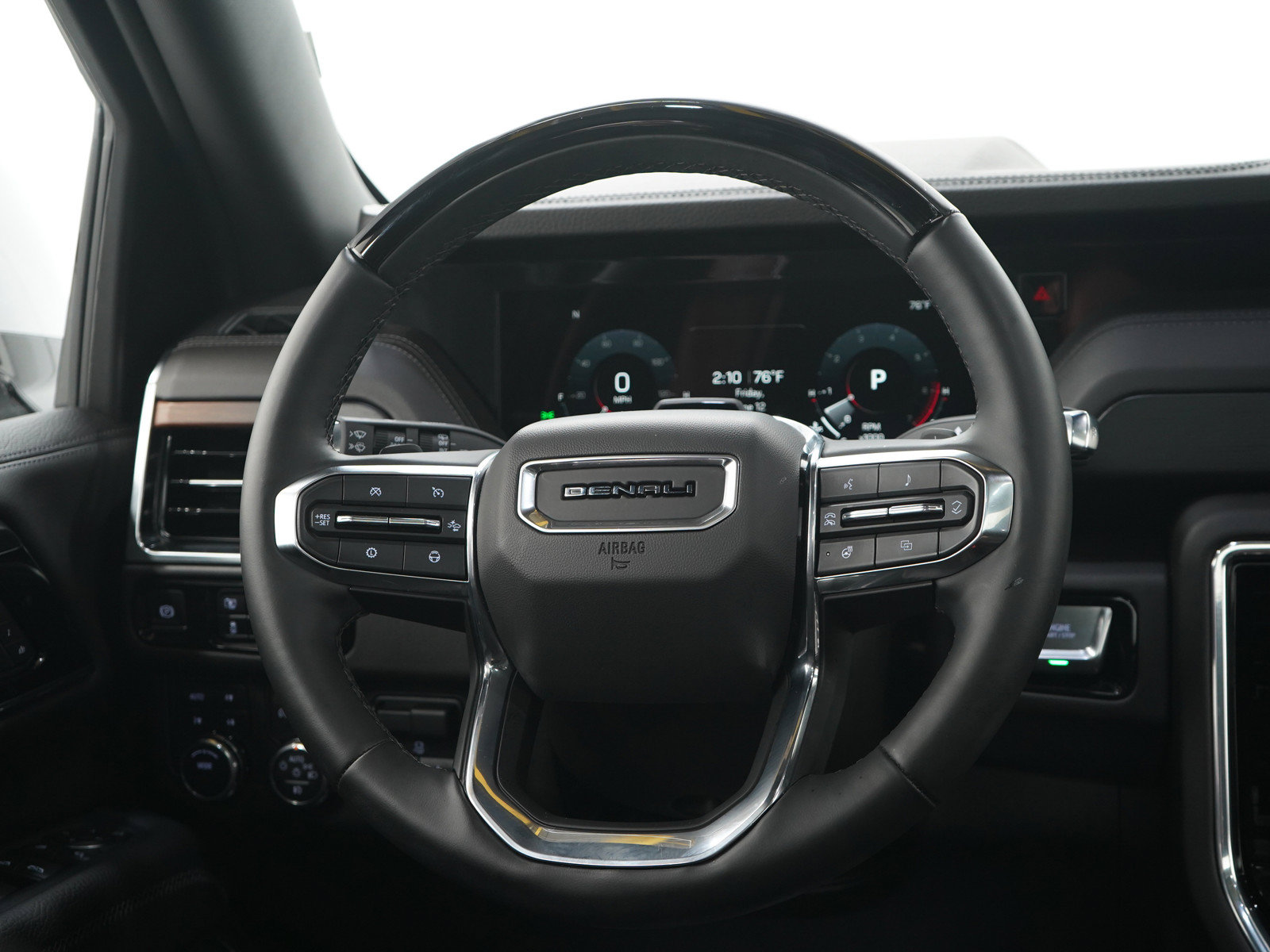 Used 2025 GMC Yukon Denali w/ Denali Reserve Package AWD/4WD image 21