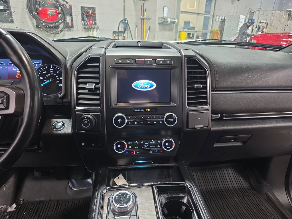 Used 2021 Ford Expedition Limited image 21