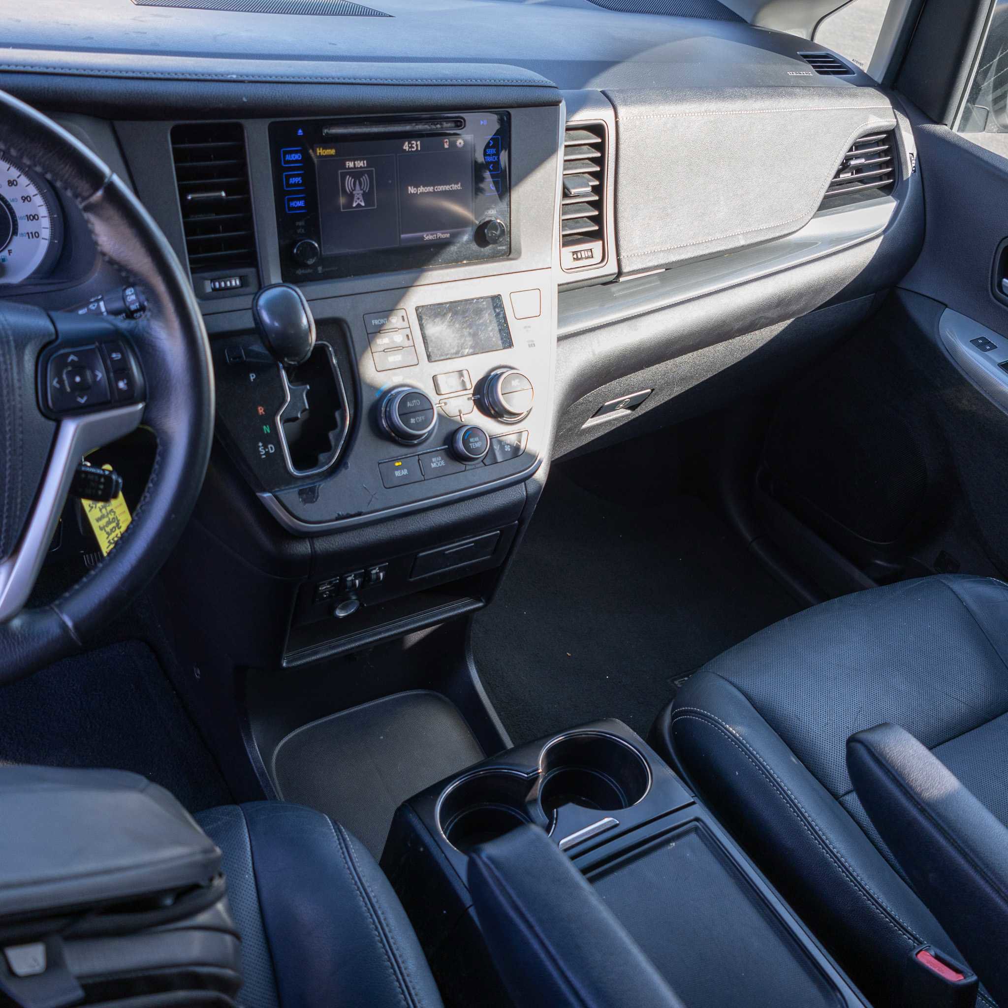 Used 2015 Toyota Sienna SE image 14