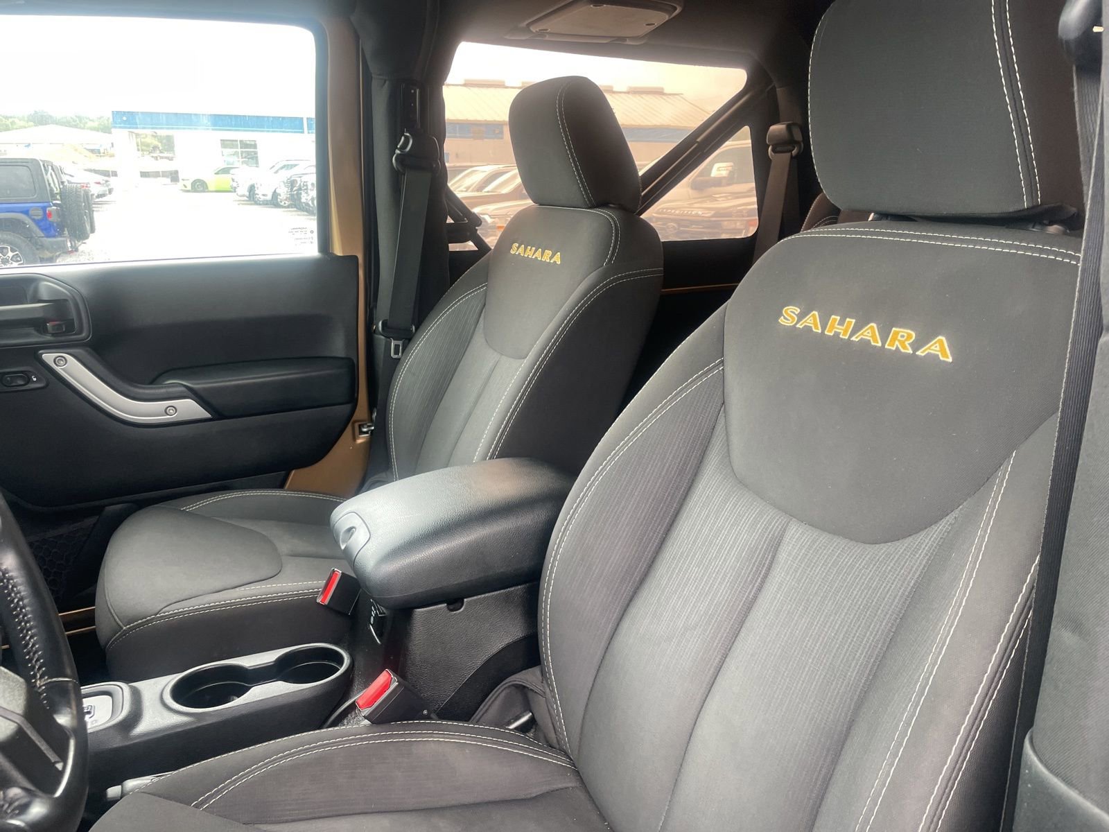 Used 2015 Jeep Wrangler Sahara w/ Connectivity Group image 8