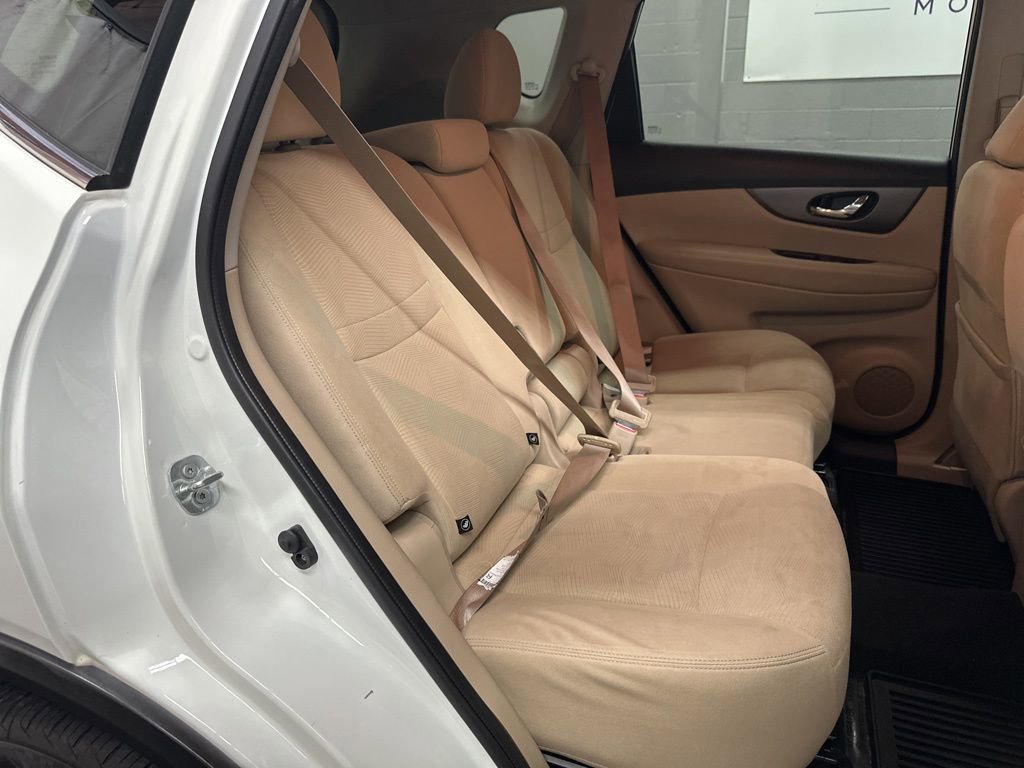 Used 2016 Nissan Rogue SV image 21