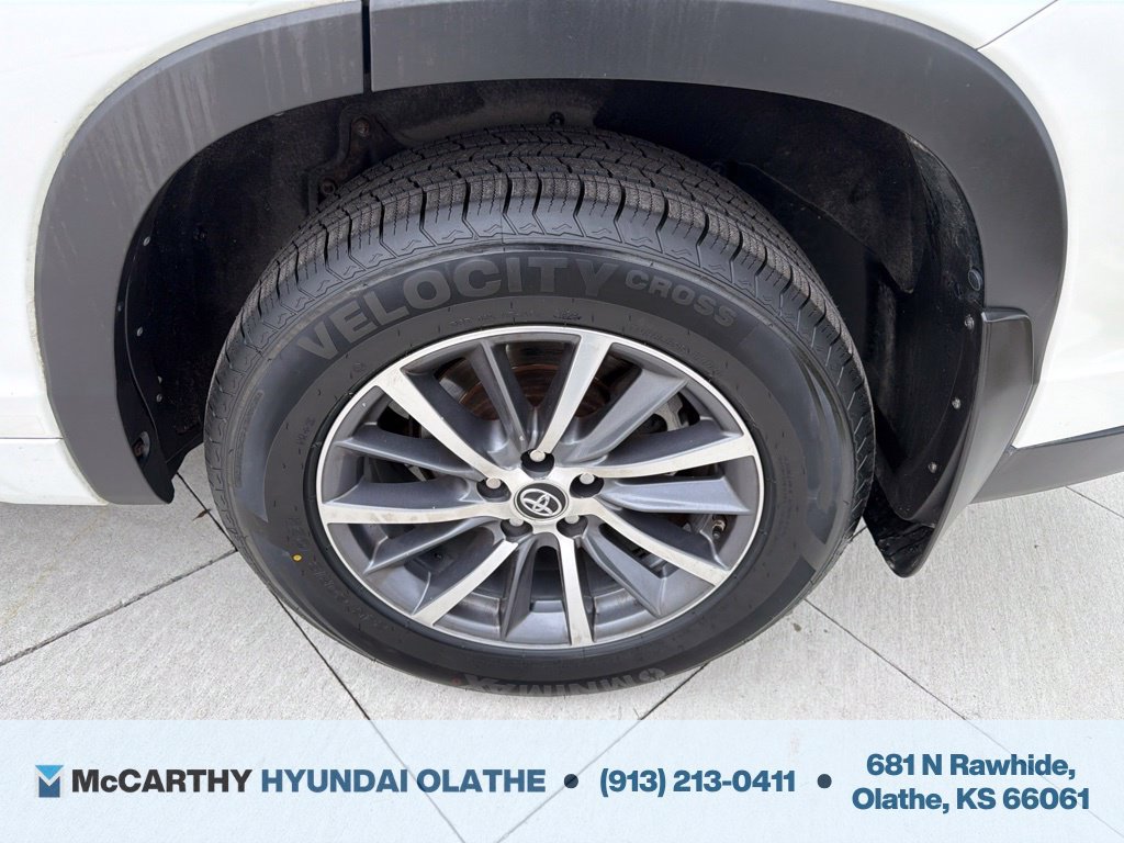 Used 2017 Toyota Highlander XLE w/ Protection Package #3 AWD/4WD image 18