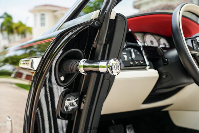 Used 2019 Rolls-Royce Dawn RWD image 45