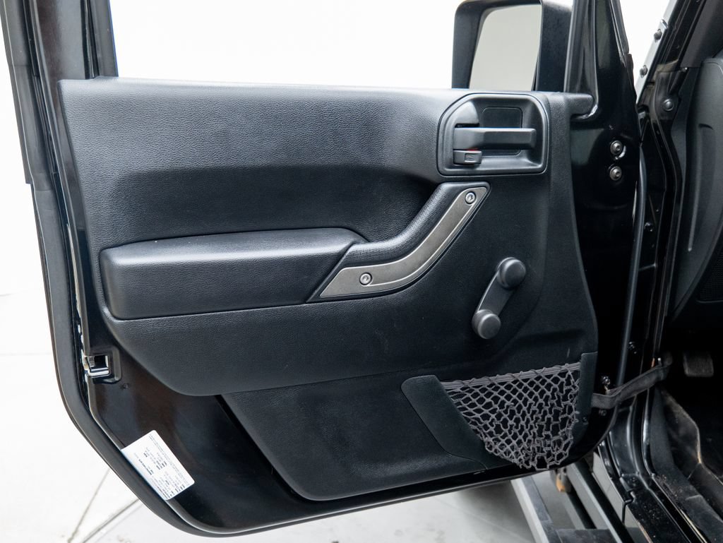 Used 2018 Jeep Wrangler Sport AWD/4WD image 32