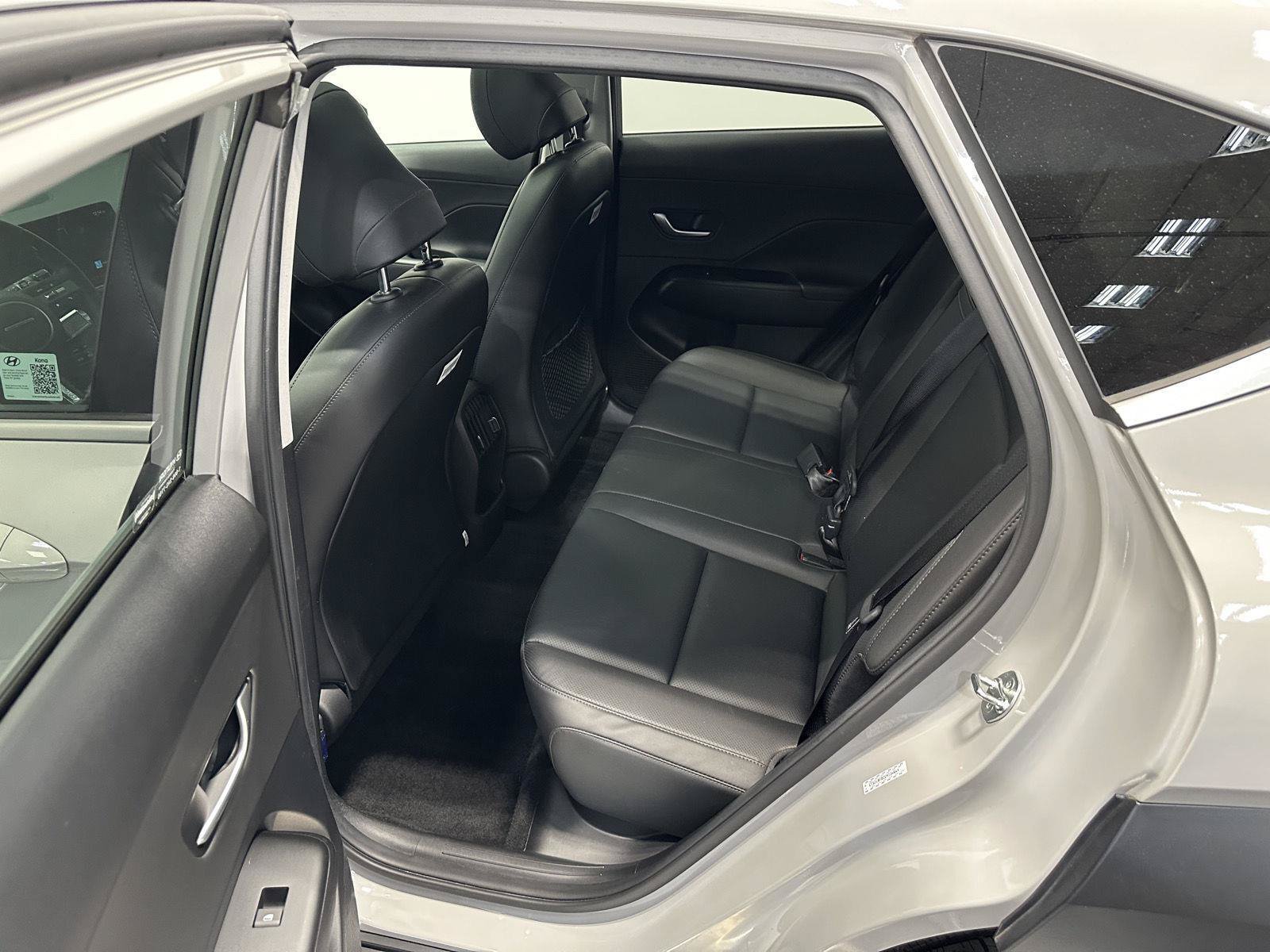 Certified 2024 Hyundai Kona Limited AWD/4WD image 31
