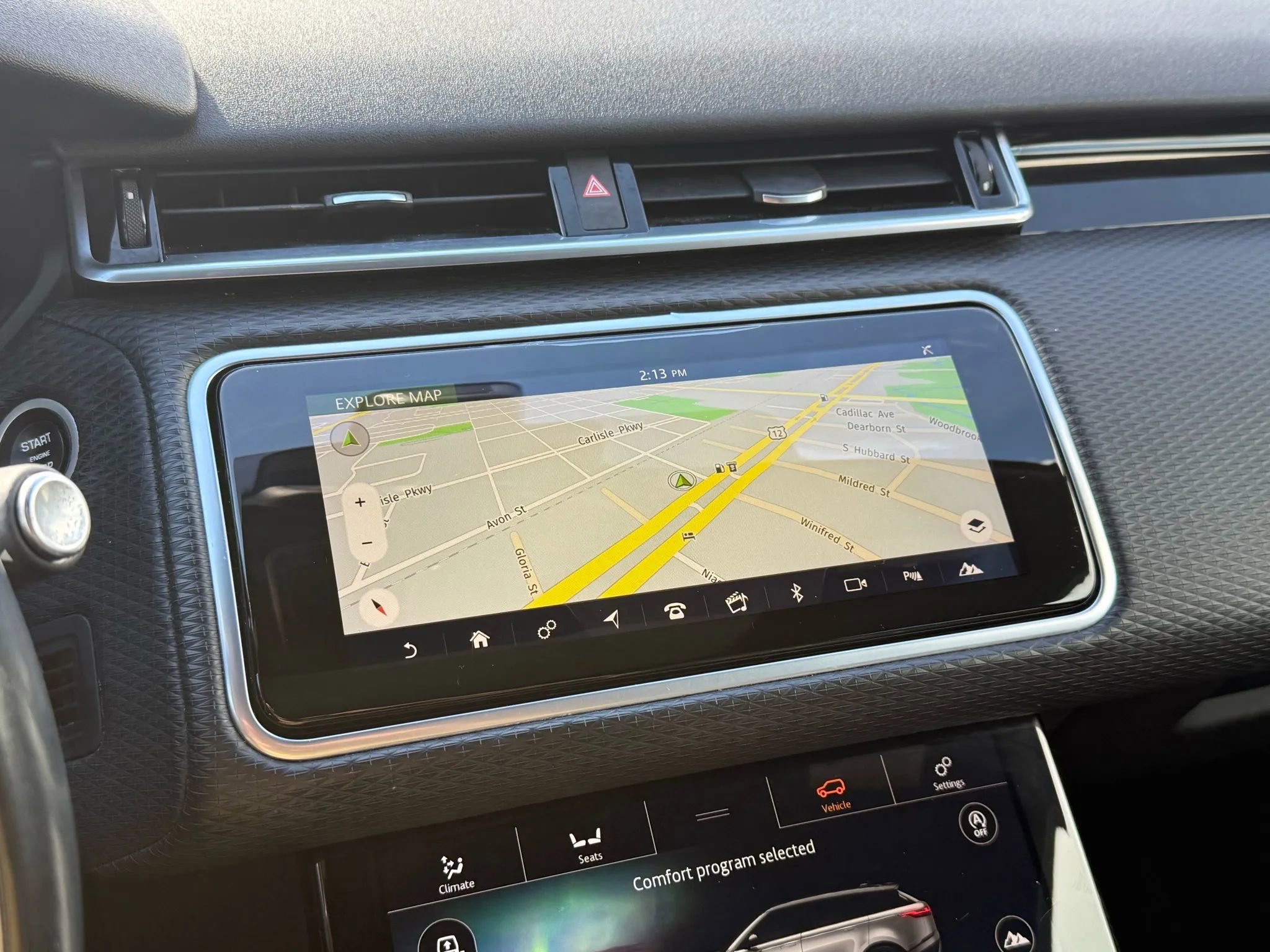 Used 2018 Land Rover Range Rover Velar R-Dynamic SE image 36