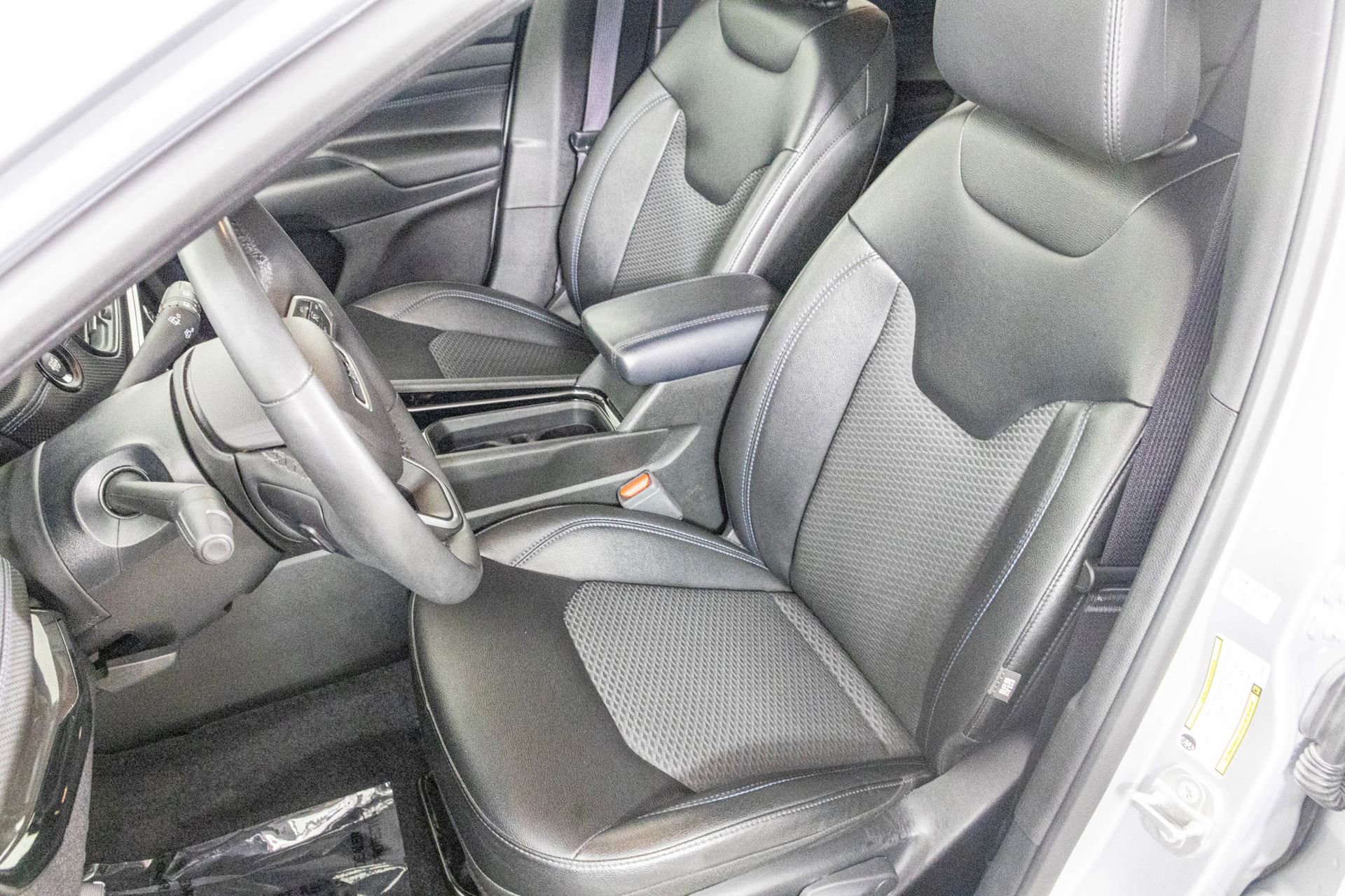 Used 2025 Jeep Compass Latitude w/ Altitude Special Edition image 20