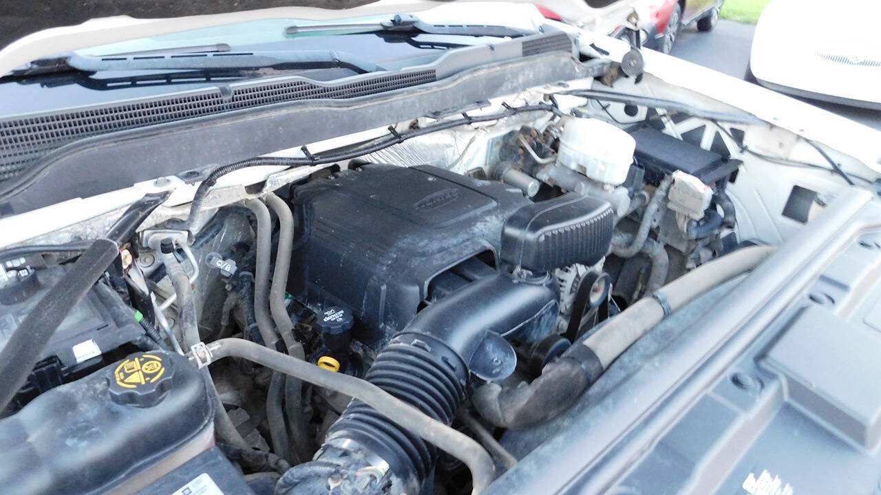 Used 2018 Chevrolet Silverado 2500 W/T AWD/4WD image 28