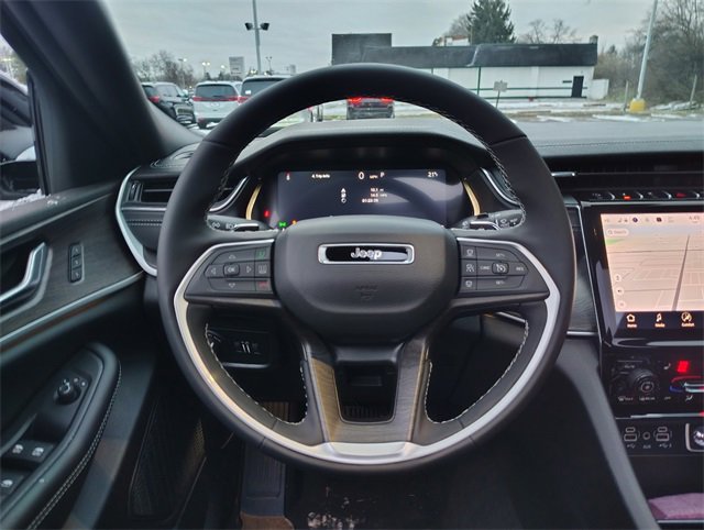 New 2025 Jeep Grand Cherokee Limited w/ Trailer Tow Package image 17