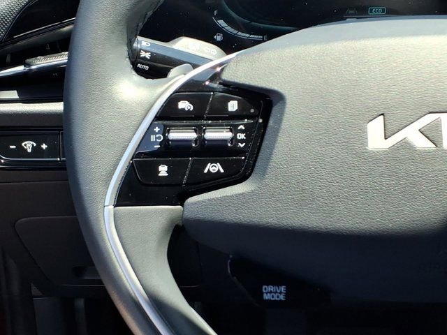 Used 2023 Kia Niro EX FWD image 17