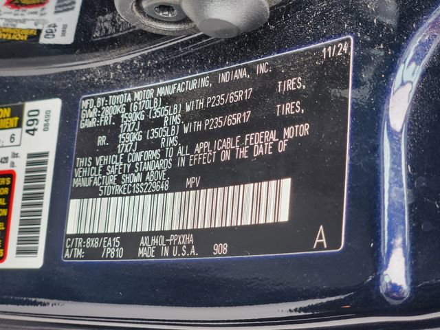 Used 2025 Toyota Sienna XLE image 36