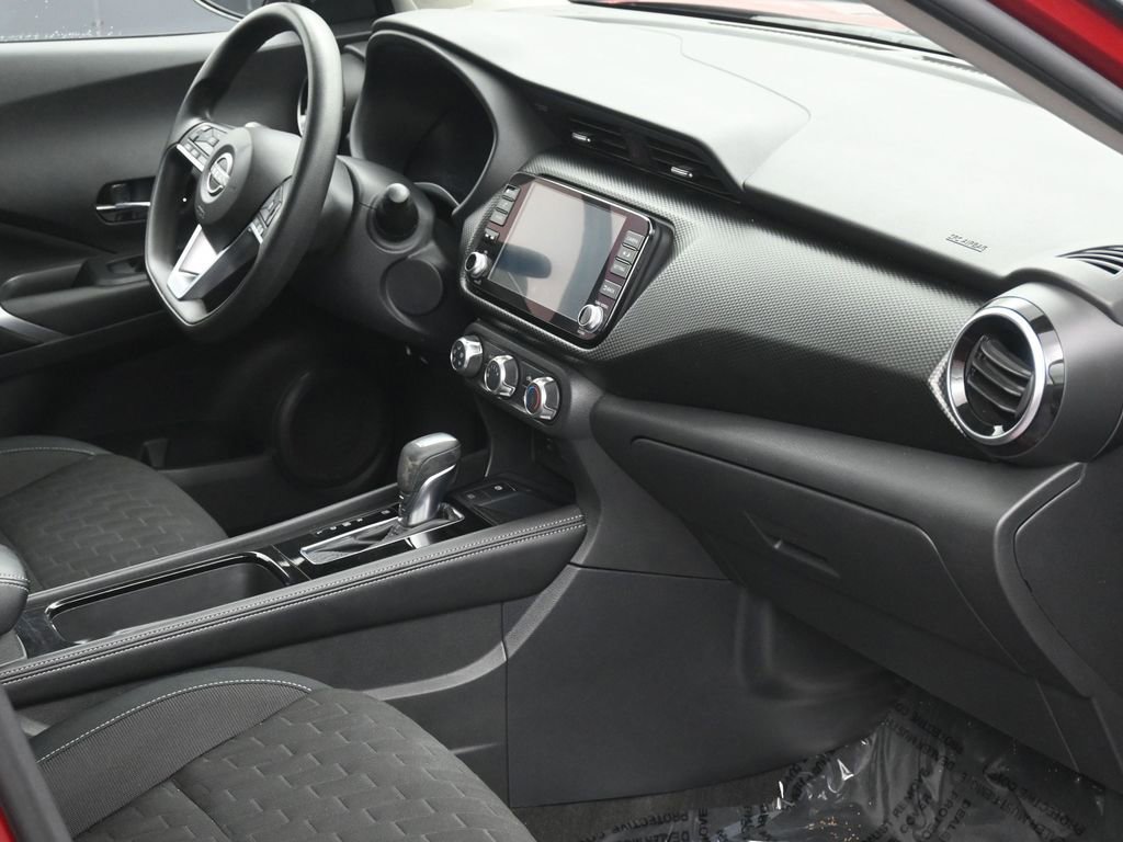 Used 2023 Nissan Kicks SV image 6