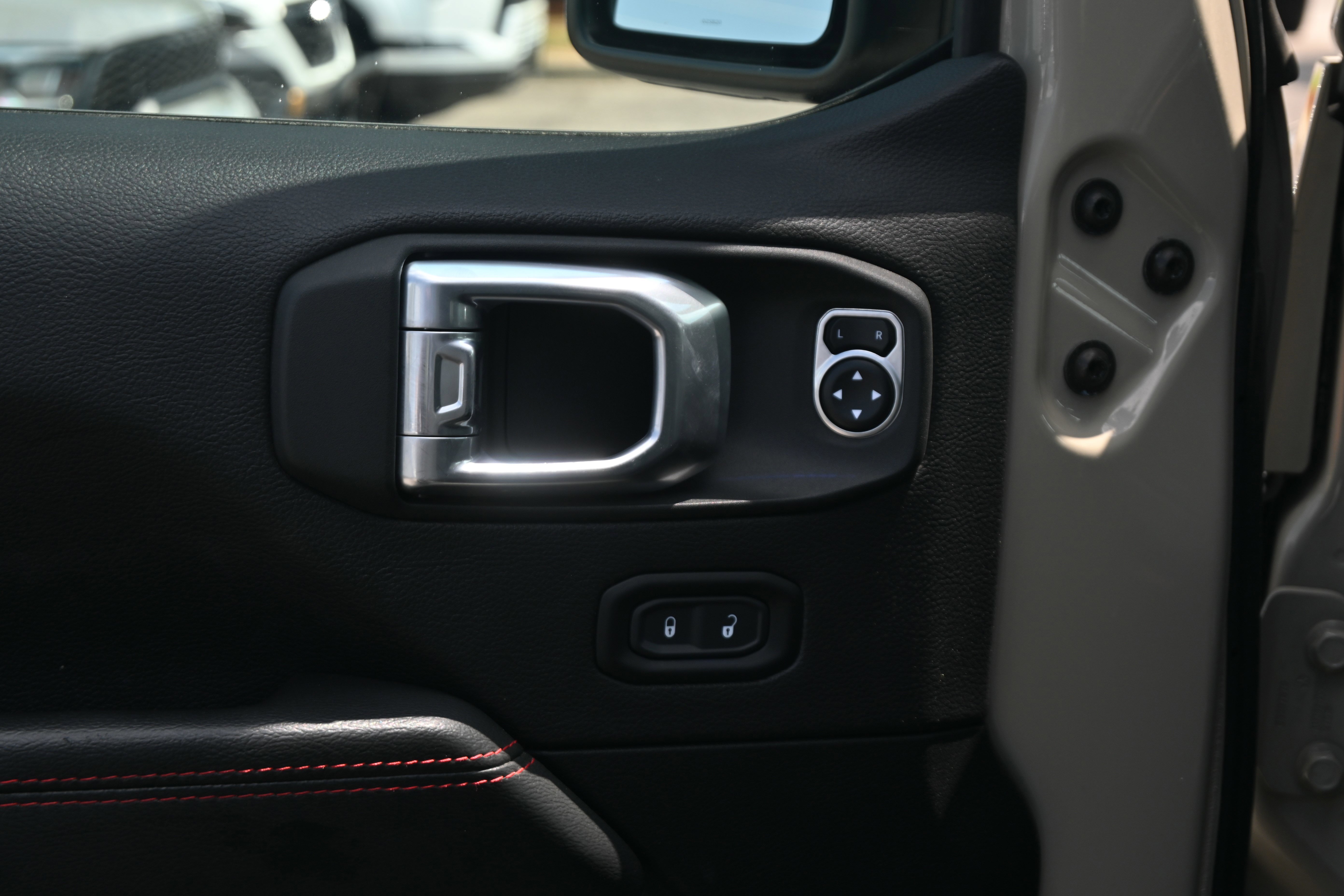 Used 2020 Jeep Gladiator Rubicon AWD/4WD image 16