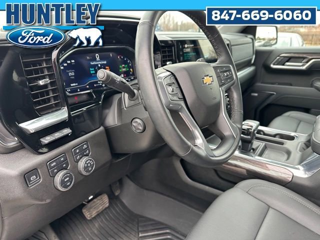 Used 2025 Chevrolet Silverado 1500 LTZ image 21